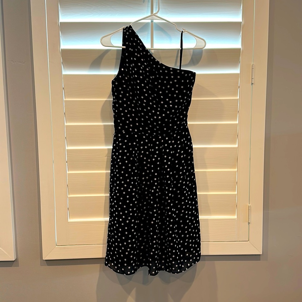 Black and white polka dot, 1 shoulder dress.